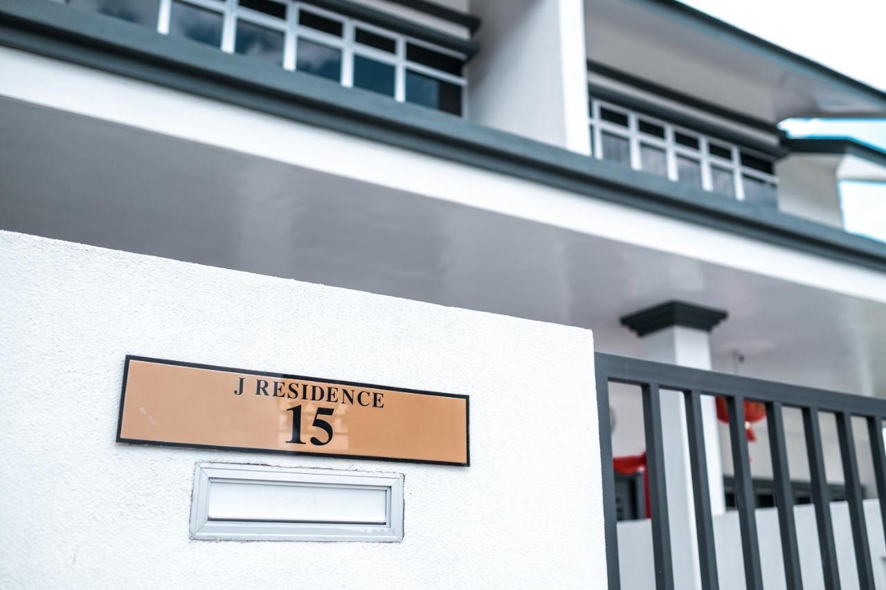 J Residence Бантинг Экстерьер фото