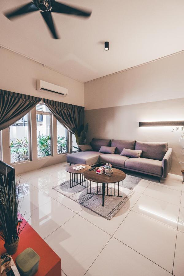 J Residence Бантинг Экстерьер фото